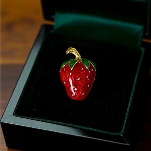 🆕Vintage 90’s Strawberry Bright Red Enamel / Epoxy Brooch w/Gold Accents 🍓✨✨